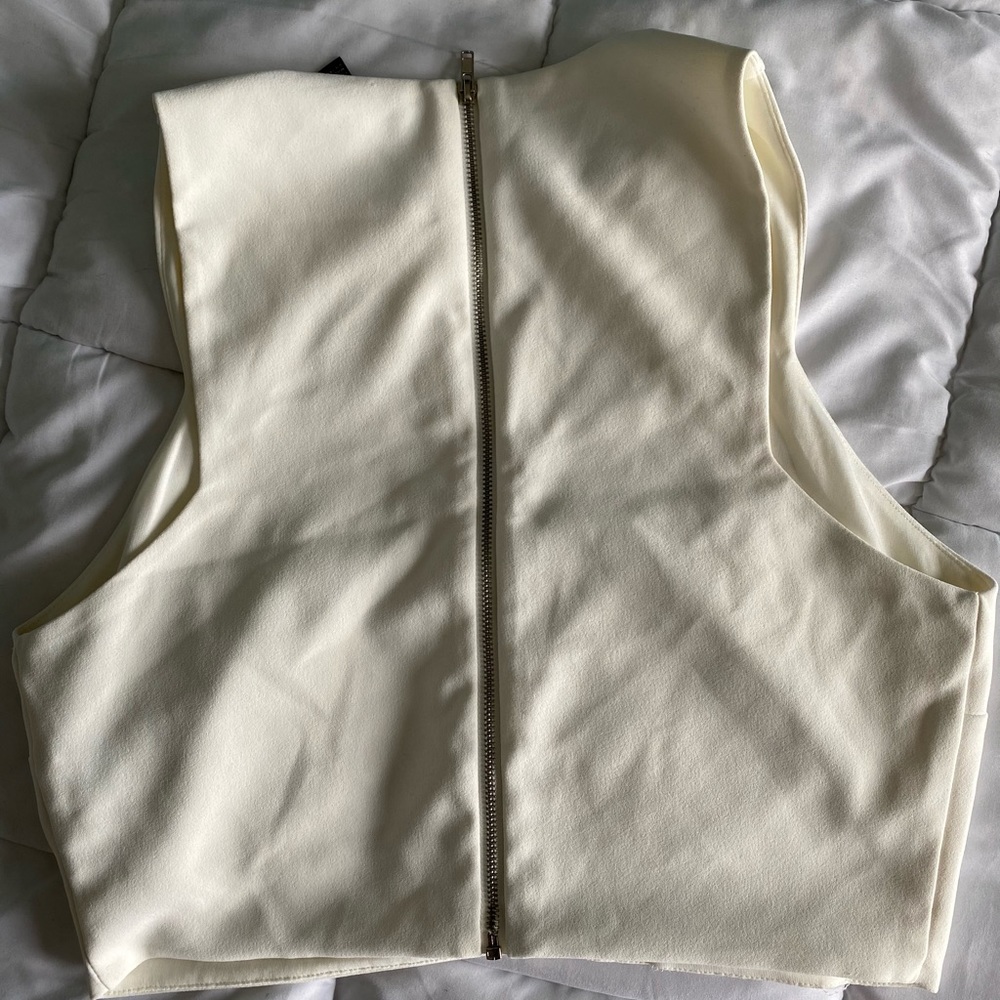 Forever 21 Ivory Zip-Back Crop Top Sz M - Picture 3 of 4